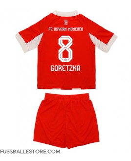 Günstige Bayern Munich Leon Goretzka #8 Heimtrikotsatz Kinder 2025-26 Kurzarm (+ Kurze Hosen)